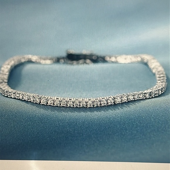 Elegant Silver Tennis Bracelet Femsme 2.0mm - Picture 3 of 4